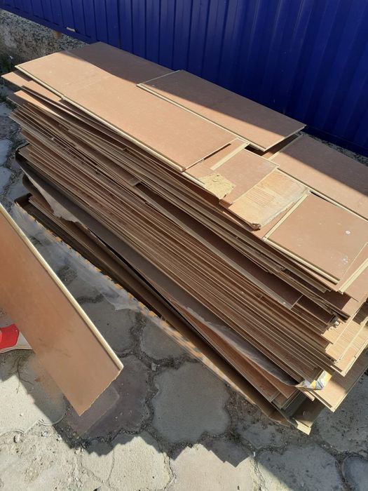 Продается б/у ламинат