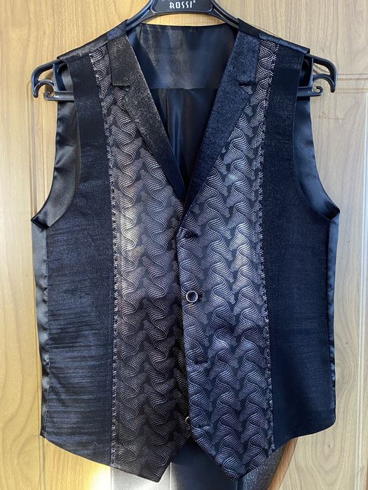 Продам костюм тройка