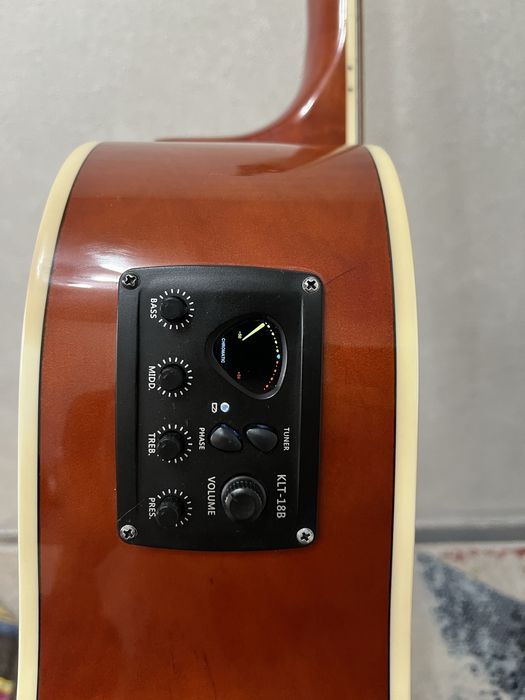 Продам электракустическую гитару