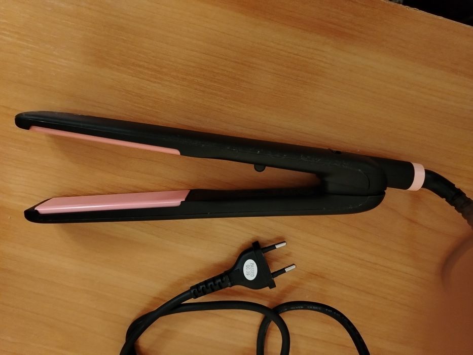 Чисто нова преса за коса " Philips Essential Care" HP8323/00