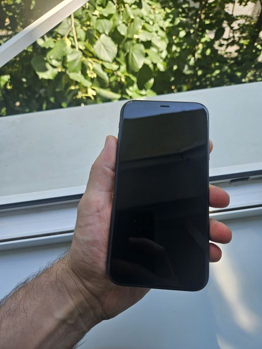 Iphone 11  negru 64 gb