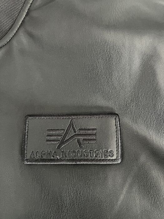 Яке Alpha Industries