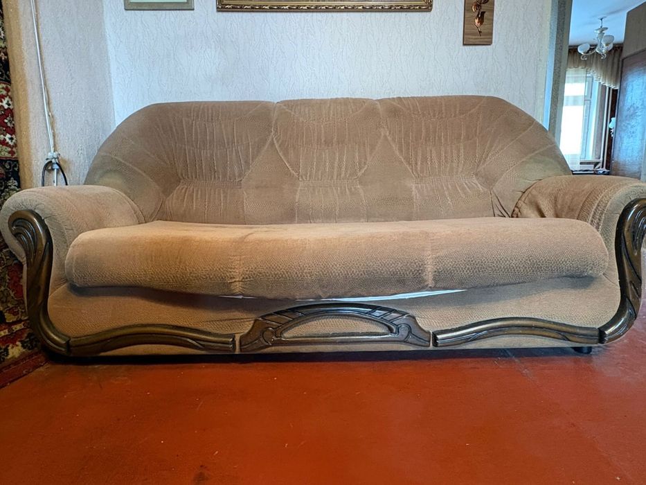 Продам комплект мягкой мебели