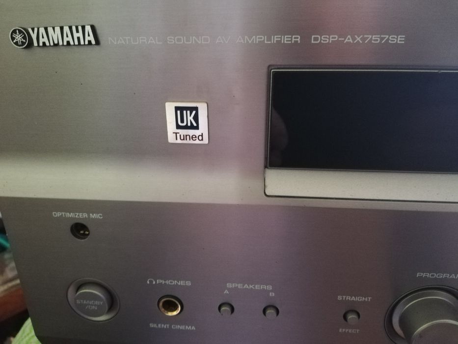 Yamaha 200 wați pe canal,