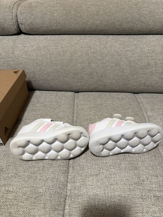 Vand adidas copii marimea 25