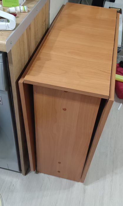 Продам стол книжку