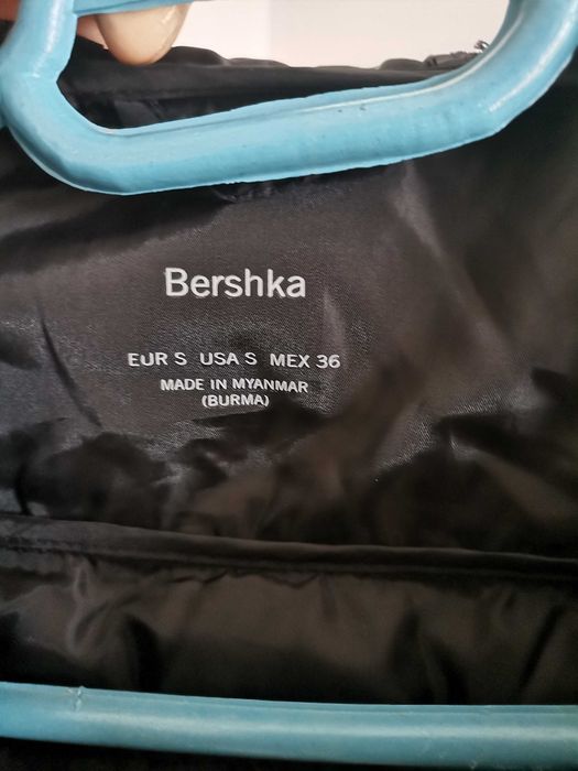 Geaca bershka mărimea S