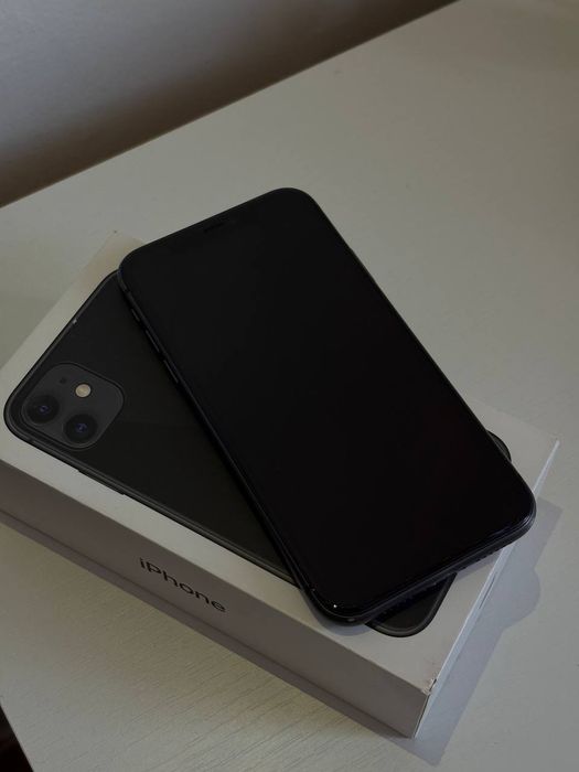 iPhone 11 Black 64 GB