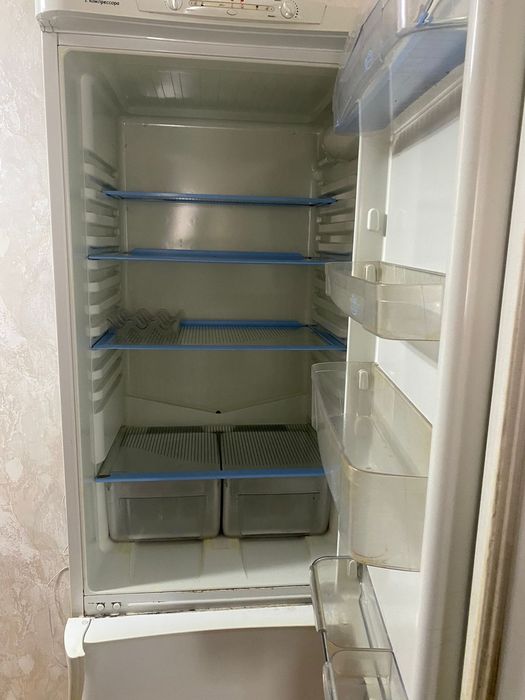 Холодильник , indesit
