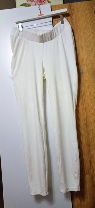 Pantaloni timp liber - Asos - reduceri la seturi
