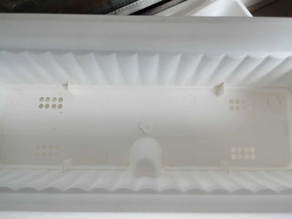 6 броя Малки саксии за перваз