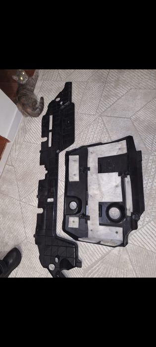 Декоративная крышка двигателя