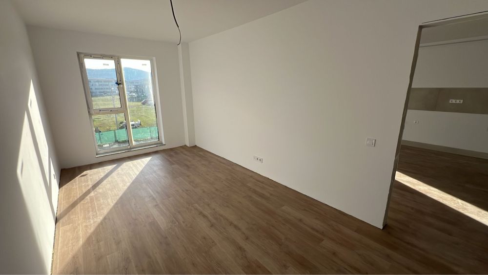 Vand ap finisat 56mp/parcare str Tineretului Floresti