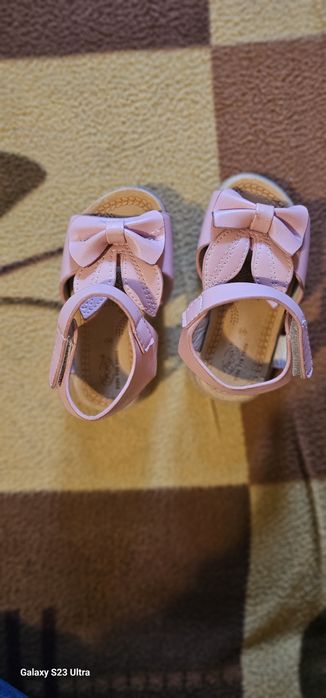 Нови Детски сандали 20 номее
