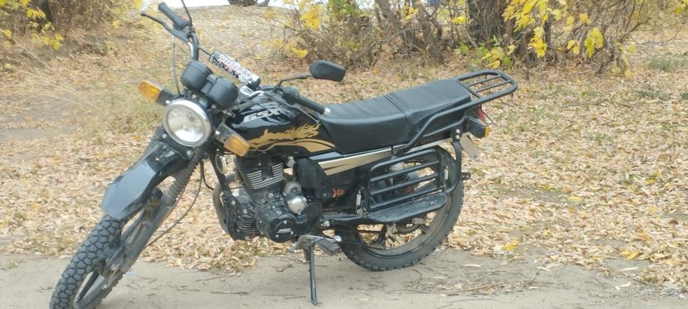 Продам мотоцикл GSX 200  пробег маленький