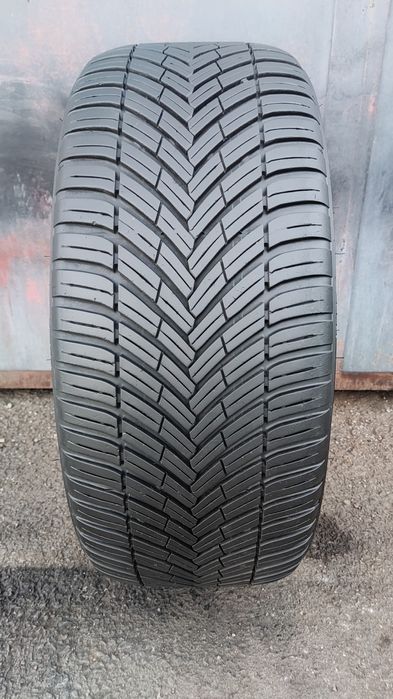 1брой  всесезонна гума 225/40/18 Toyo Celsius AS2
dot23
7.4mm
Много до