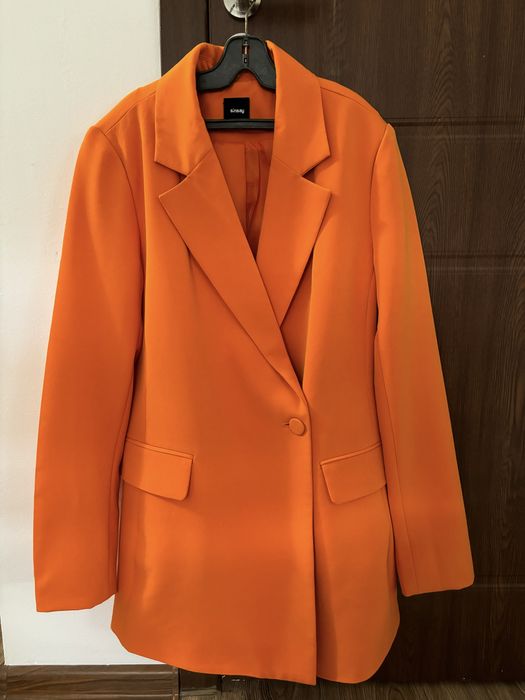 Чисто ново дамско сако - оранжево