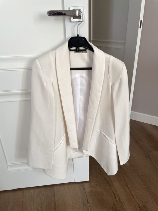 продам пиджак белый