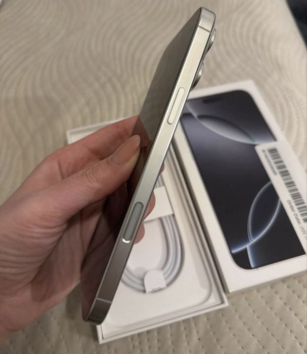 Iphone 16 pro max 1 TR