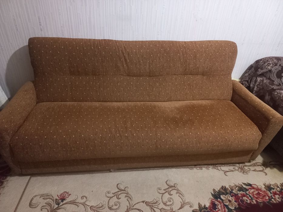 Диван, кресла чистые