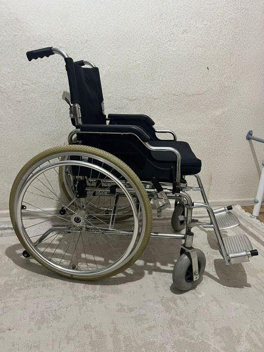 Инвалидная коляска