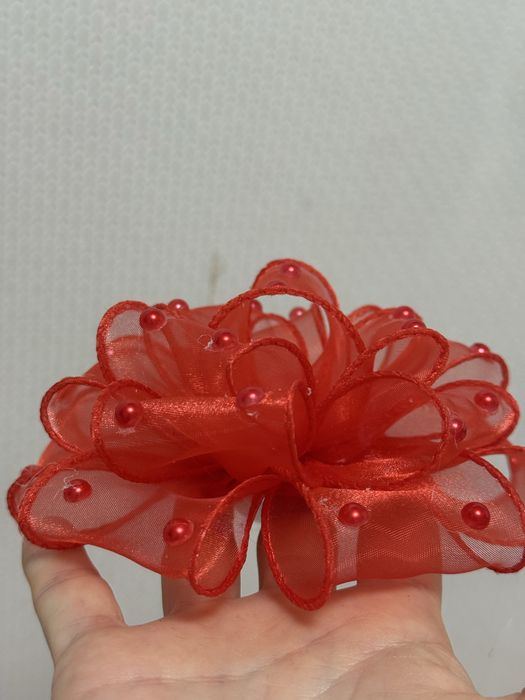 Красный бантик ручная работа