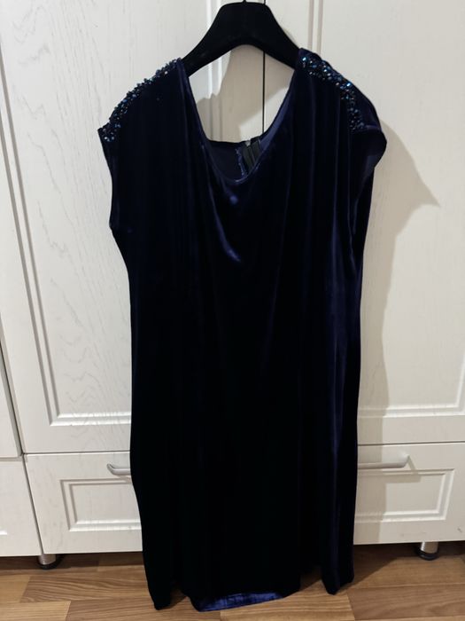 Продам платья футляр