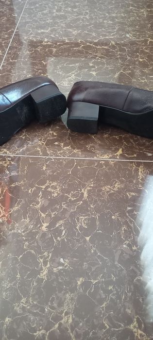 Pantofi din piele