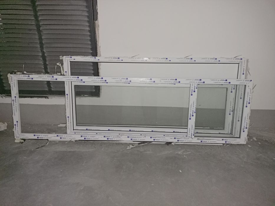 Продам пластиковые балконные двери