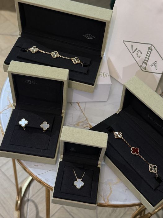 Золотое колье Van Cleef 18K(750проба) с перламутром