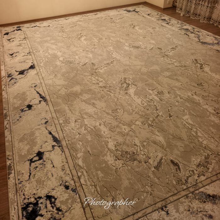 Продается ковер в очень хорошем качестве