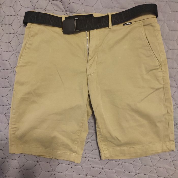 Pantaloni scurti Calvin Klein originali, w28(36 cm in talie).