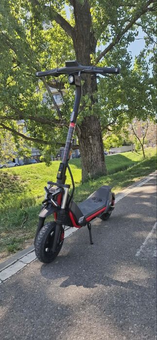 Vând trotinetă electrică