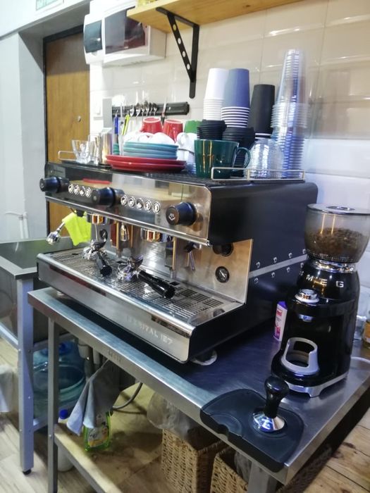 Кофемашина IBERITAL испания с кофемолкой в компоекте