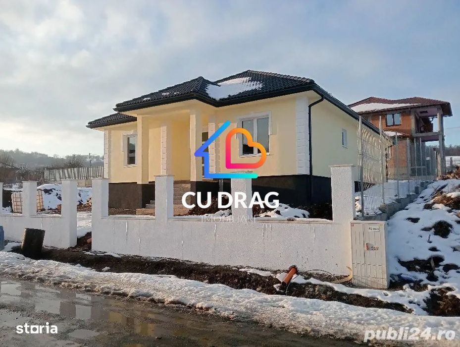 Casă pe un singur nivel, 3 dormitoare, living open-space, 2 băi, pod m