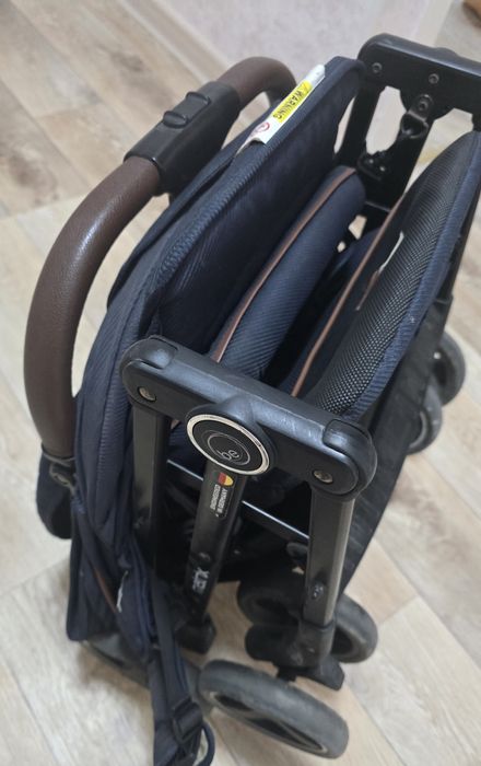 Детская прогулочная коляскака