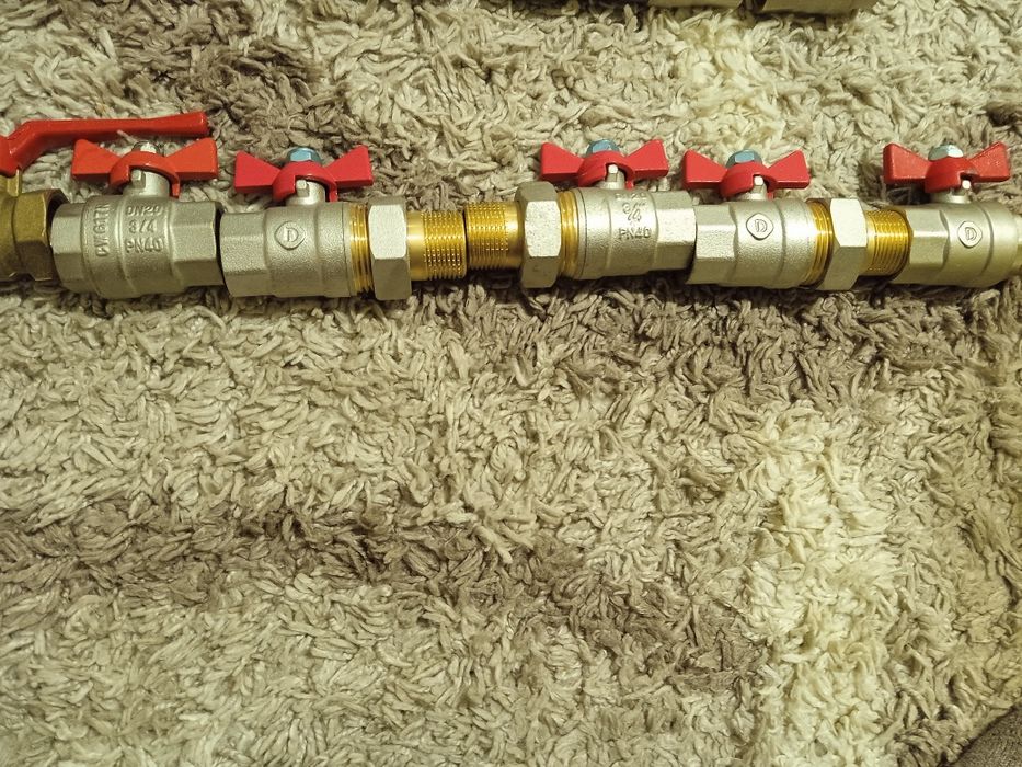 Продам.       краны