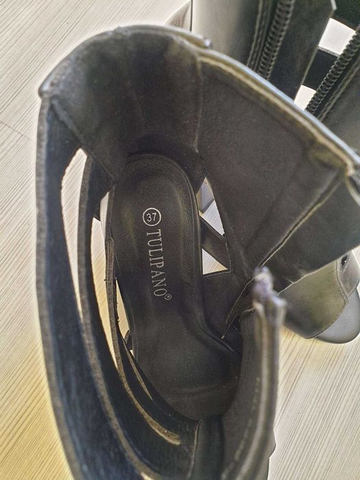 екстравагантни обувки на ток