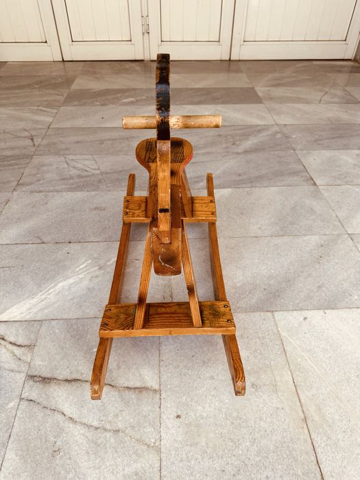 Дървено люлеещо конче – ръчна изработка, донесено от Швеция