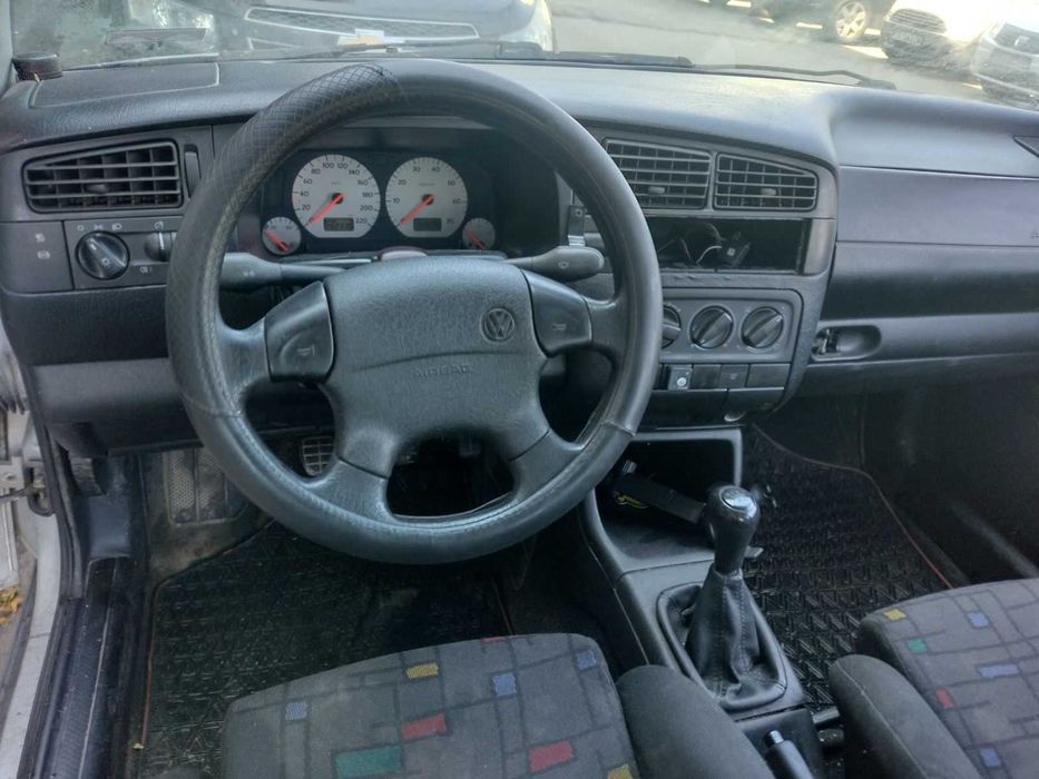 Автомобил Голф 3