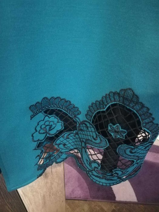 Дамско сако с рязана бродерия