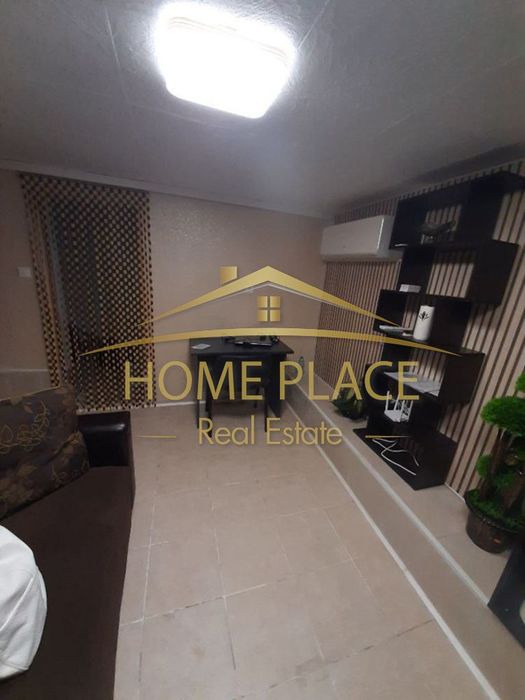 Магазин на две нива в района на МакДрайв