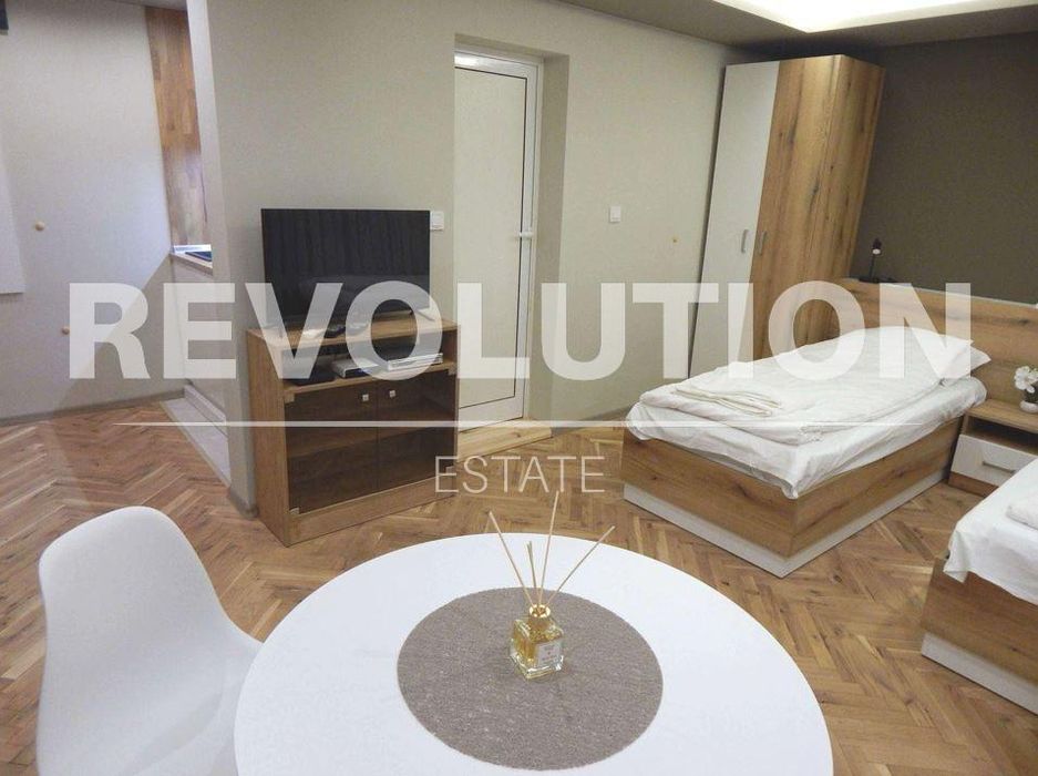 Едностаен апартамент в района на Център!