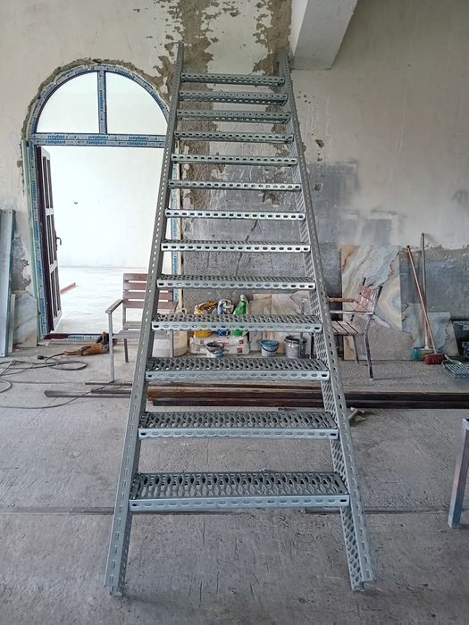 Scara metalica zincata 5 7m l