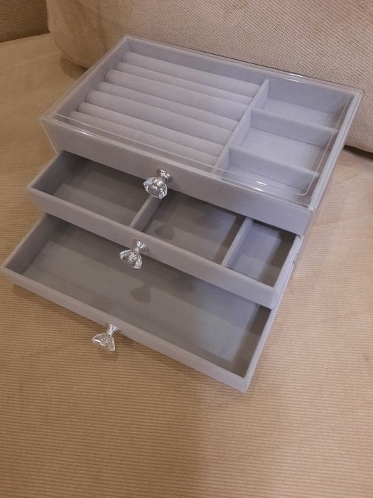 Кутия за бижута 3- етажна