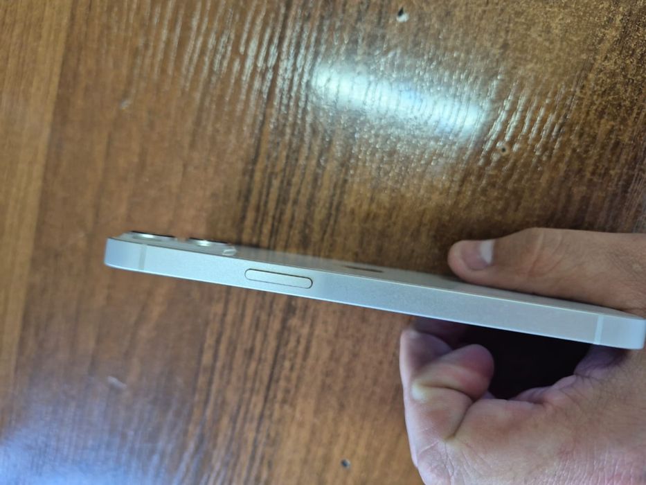 Iphone 13 белыи свет  память 128 гб