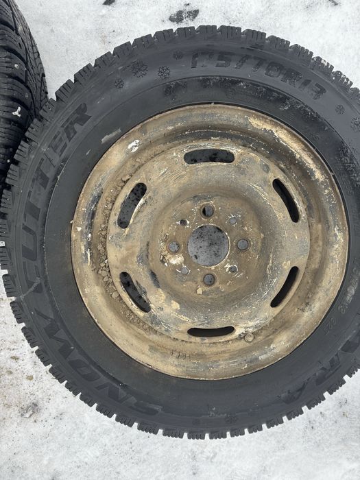Два балона зимних с дисками р13 шипы