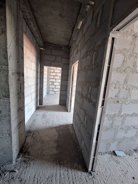 2 xona novastroyka sotiladi