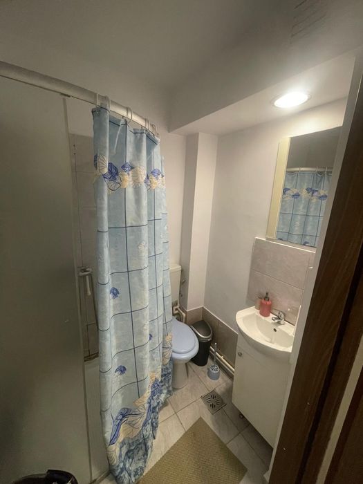 Vând apartament cu 2 camere in Valea Roșie