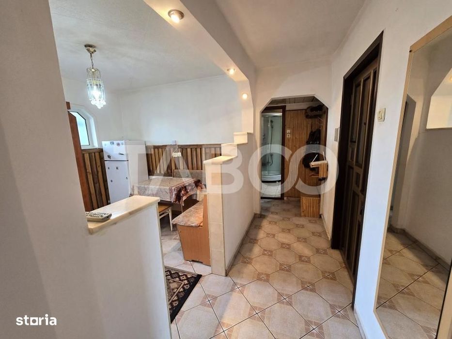 Apartament decomandat de vanzare 2 camere boxa pivnita Vasile Aaron